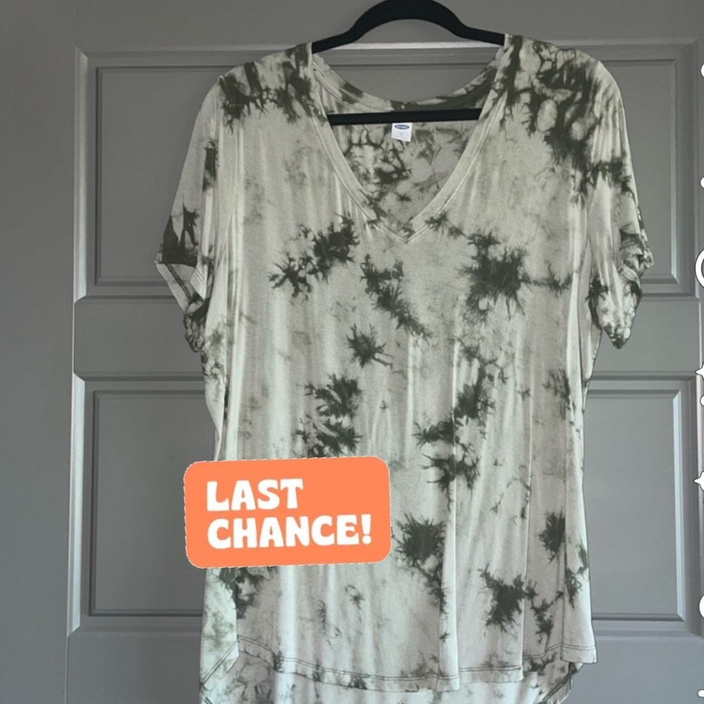 COPY - Old Navy Luxe Tye Dye V-Neck Top